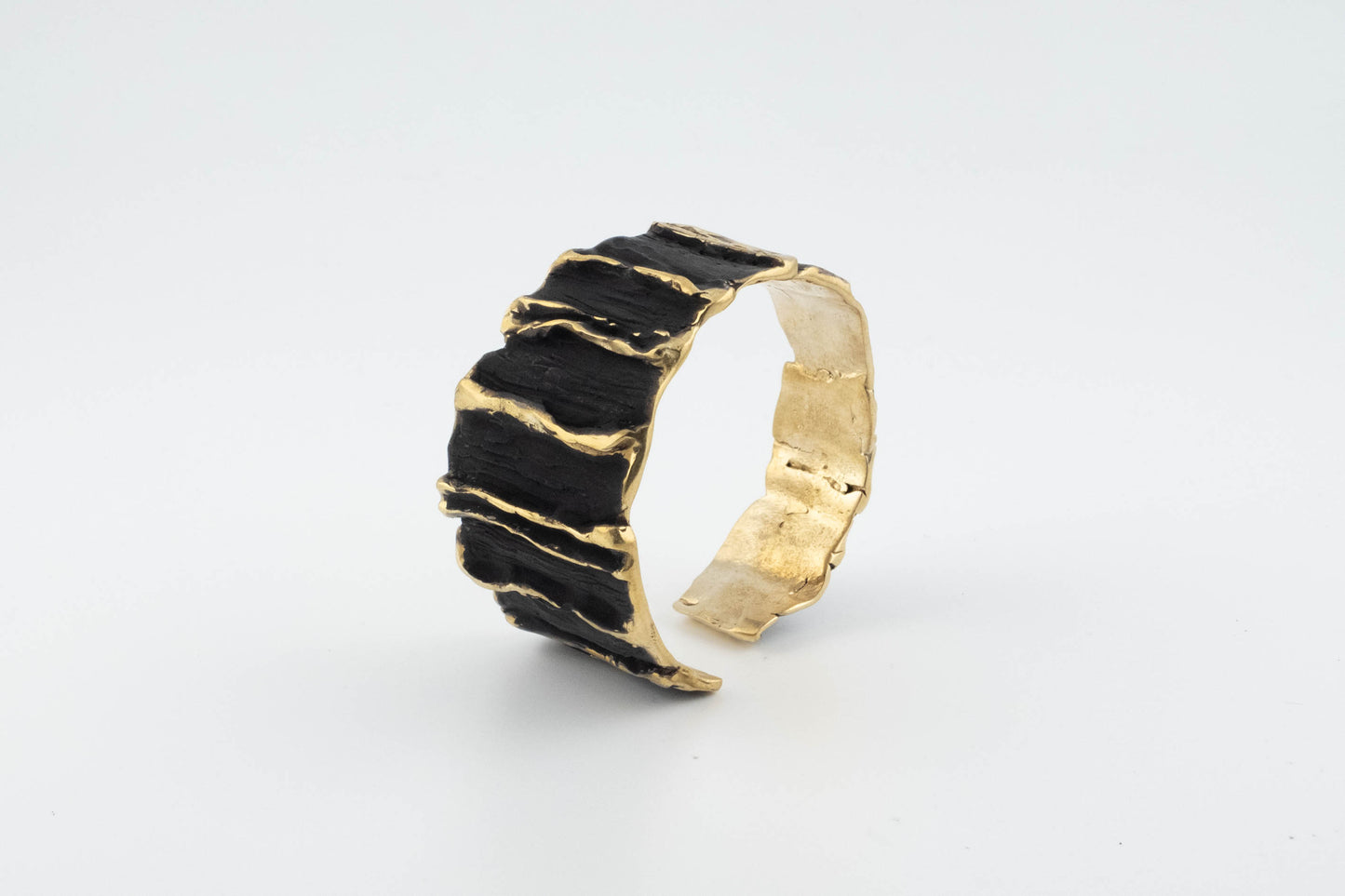 Sculpted Gold Cuff Bracelet for Women - YuuJewels
