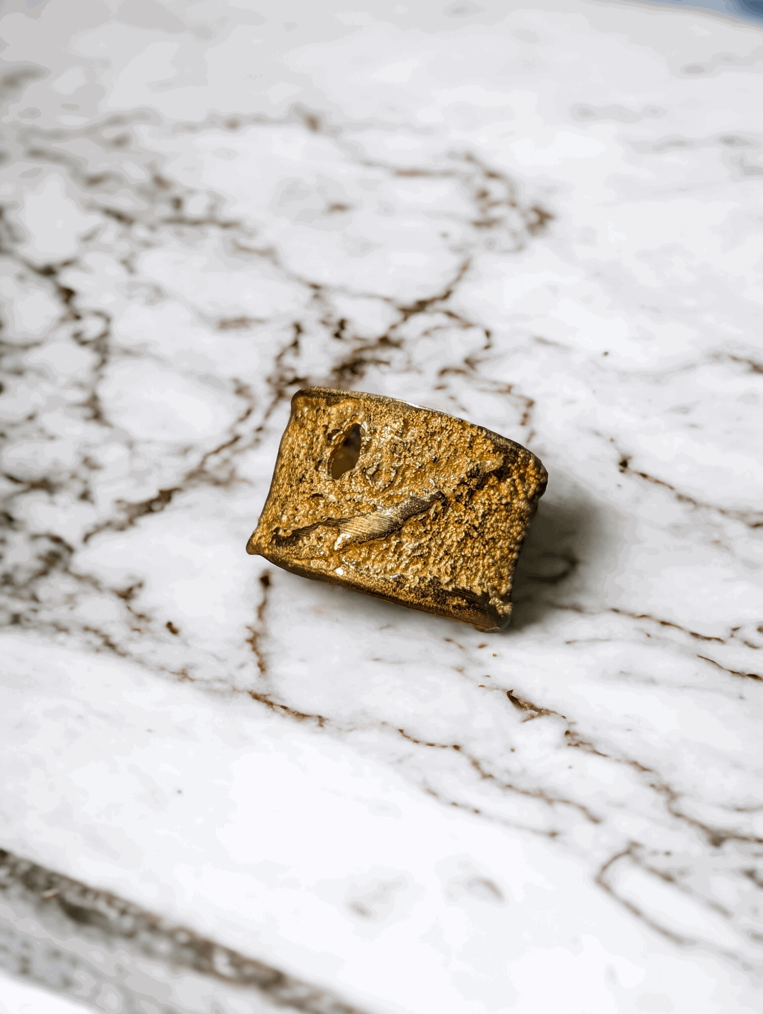 18K Brisa Irregular Ring for Women - YuuJewels 