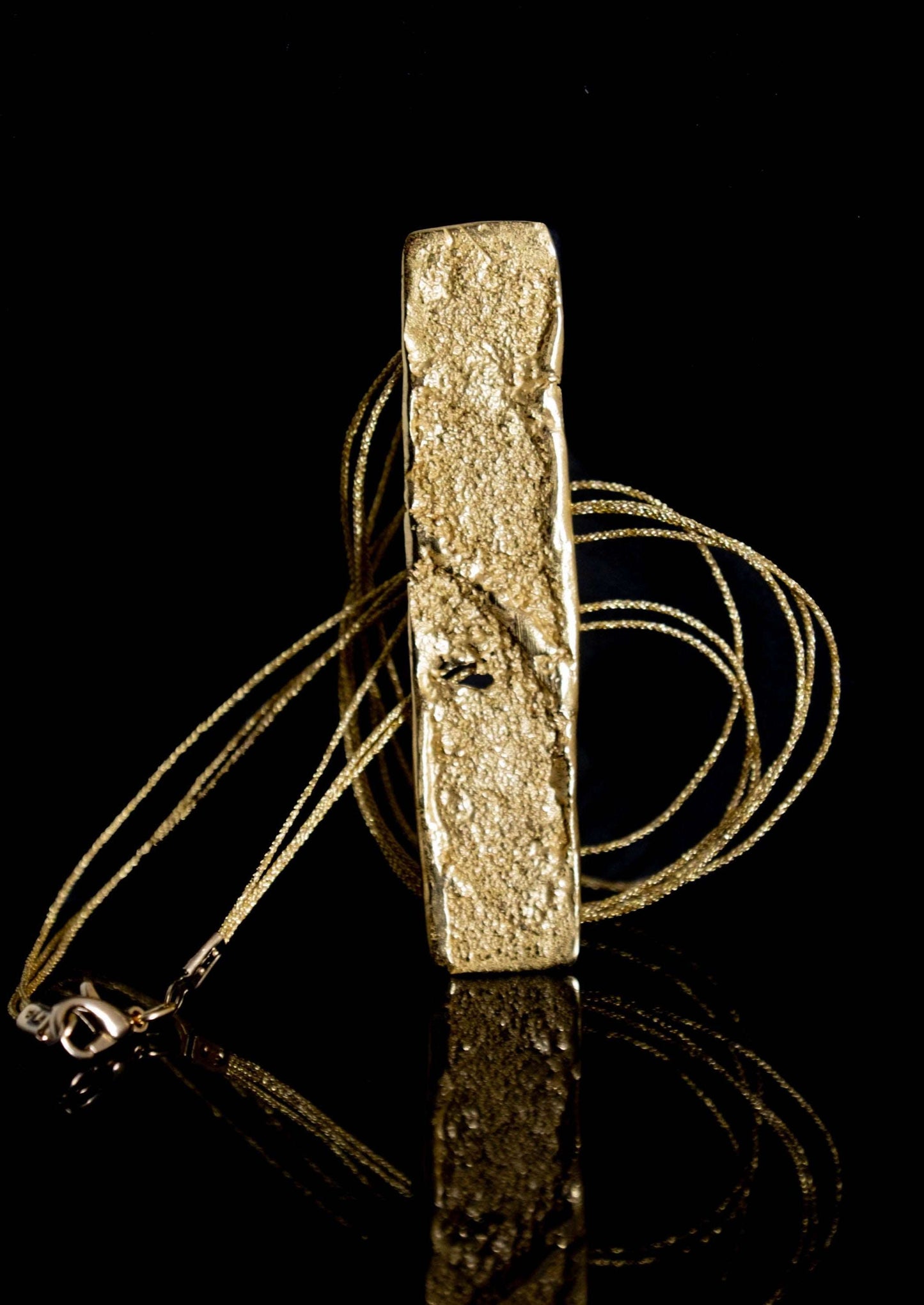 18K Gold Vertical Bar Pendant