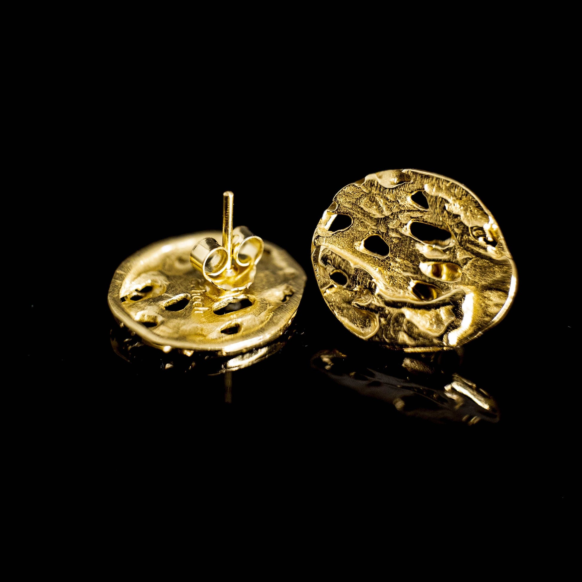 18K Gold Round Stud Earrings