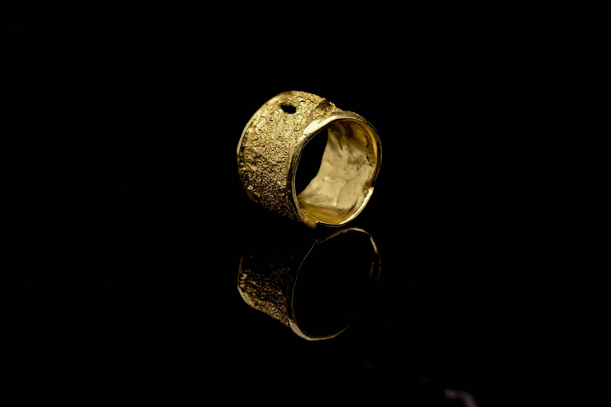 18K Gold Textured Ring | 100% Adjustable - YuuJewels