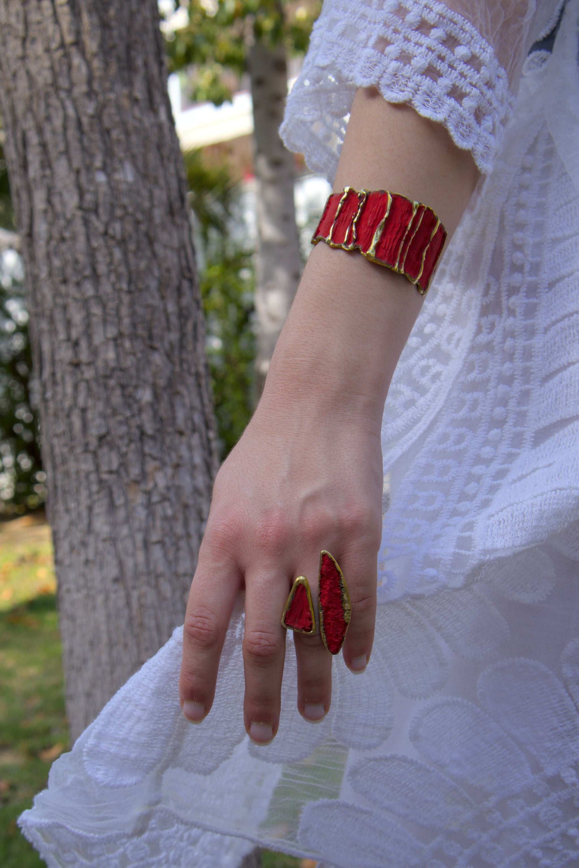 Sculpted Gold Cuff Bracelet for Women - YuuJewels 