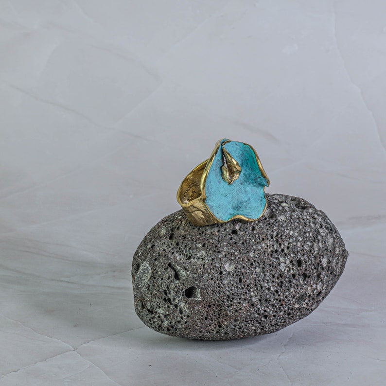 Sculptural Turquoise Ring | 100% Adjustable - YuuJewels