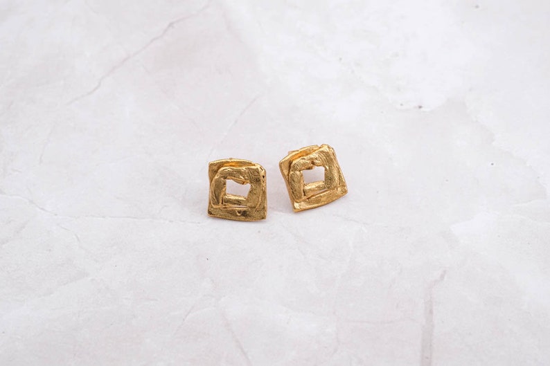 Antique Gold Square Stud Earrings - YuuJewels