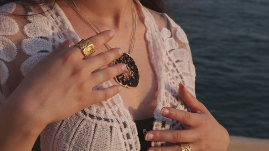 Radix Orbis Pendant